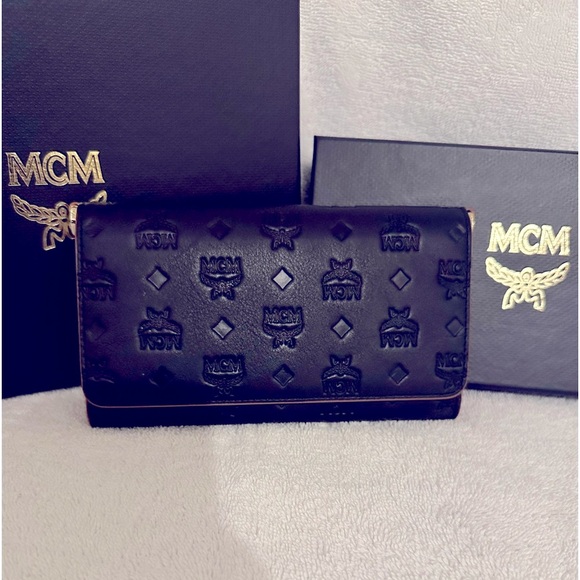MCM Handbags - MCM Wallet on chain.